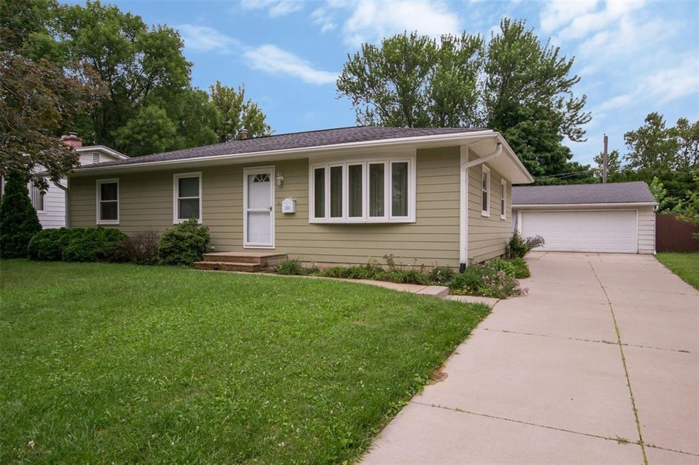 3212 Franbrook Terrace NW, Cedar Rapids, IA 52405 - photo 1