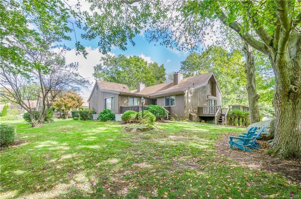 624 Onondaga Ln unit A, Stratford, CT 06614 - photo 1