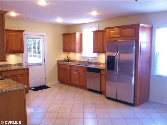 Kitchen - Totally renovated kitchen, with new cabi