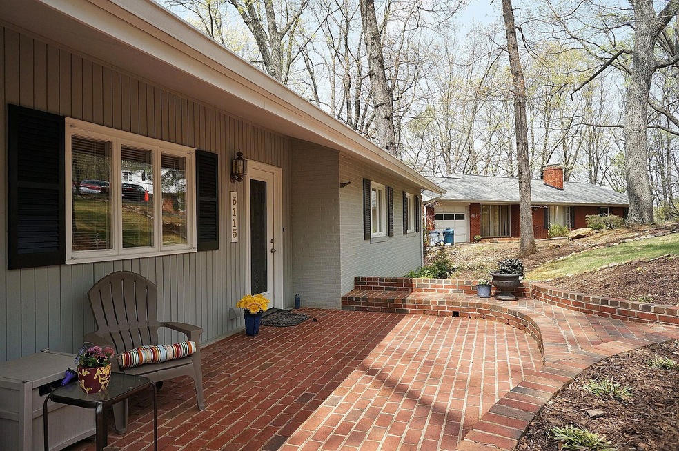 Frontr Patio 2