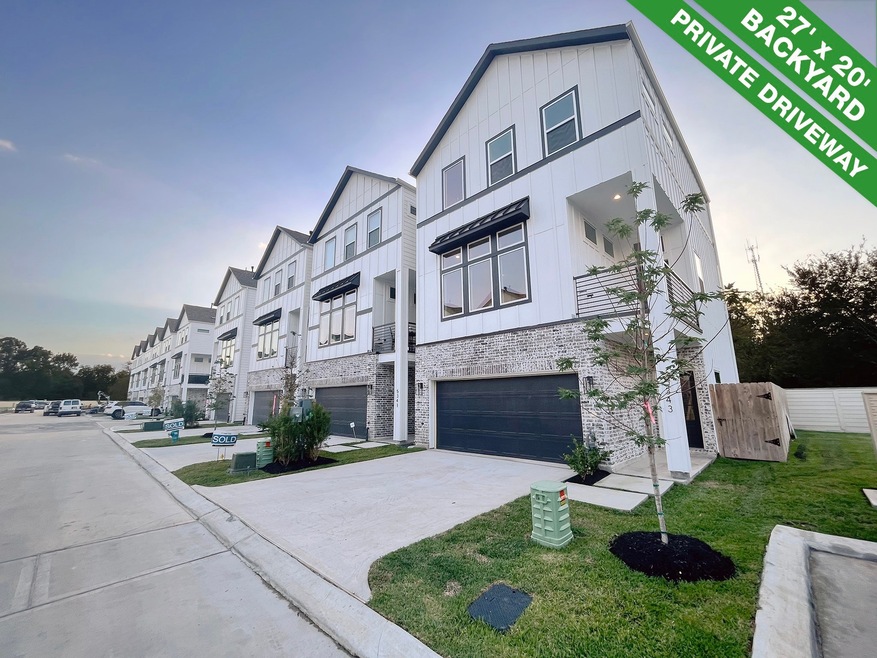 5316 Donovan Gardens Ln, Houston, TX 77091 - photo 1