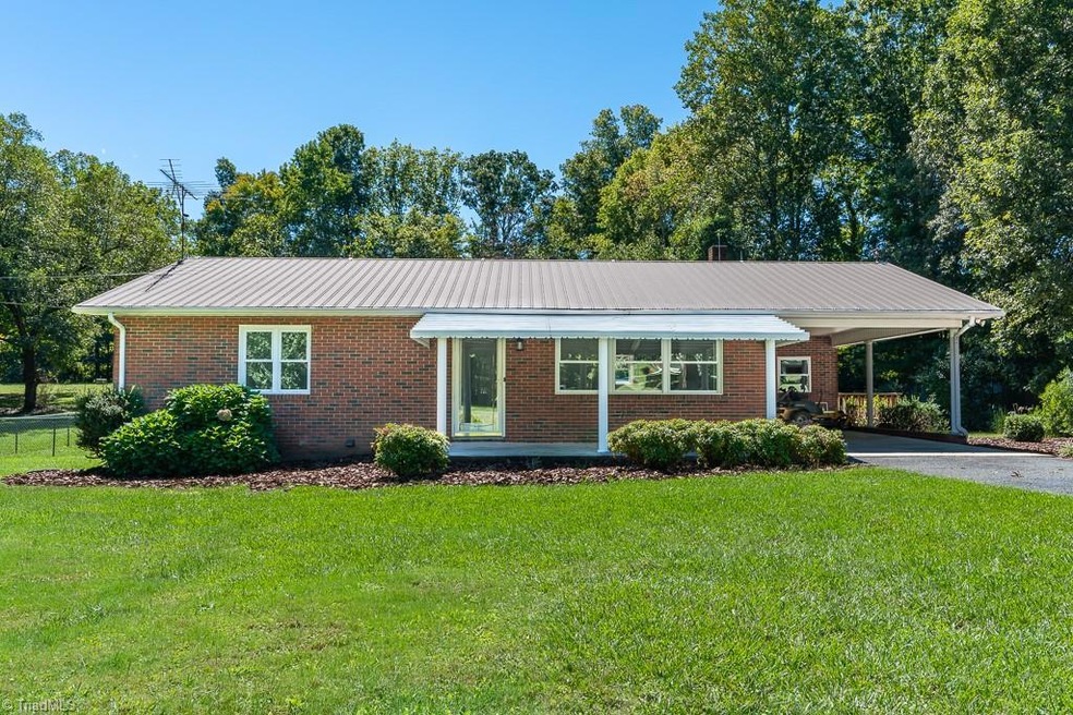 278 Oak View Ln, Asheboro, NC 27205 - photo 1