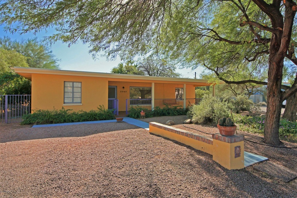 Welcome to 2701 E. Mabel St.