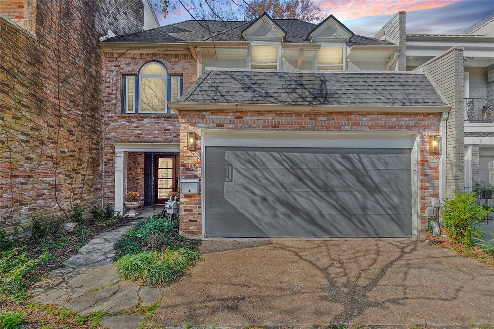 62 Legend Ln, Houston, TX 77024 - photo 1