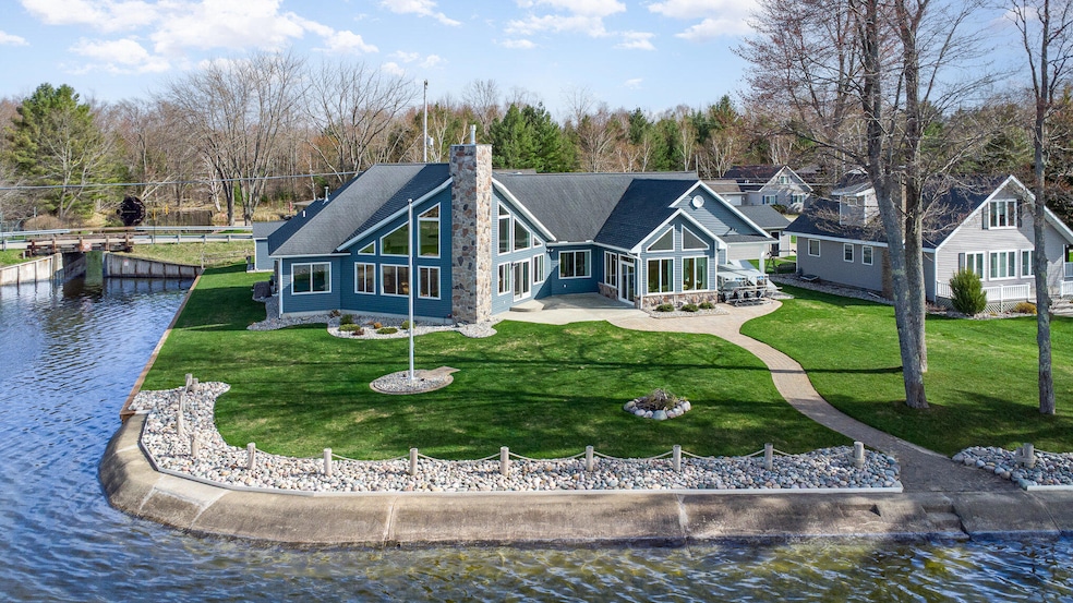 Under Contract $979,900
