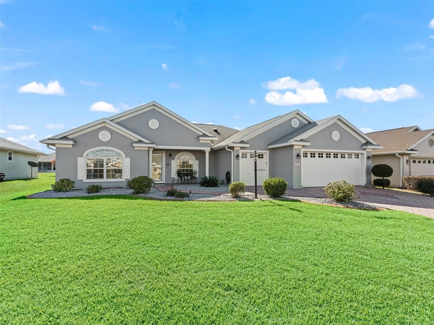 3/3 Cedar w/2+ Golf Cart Garage