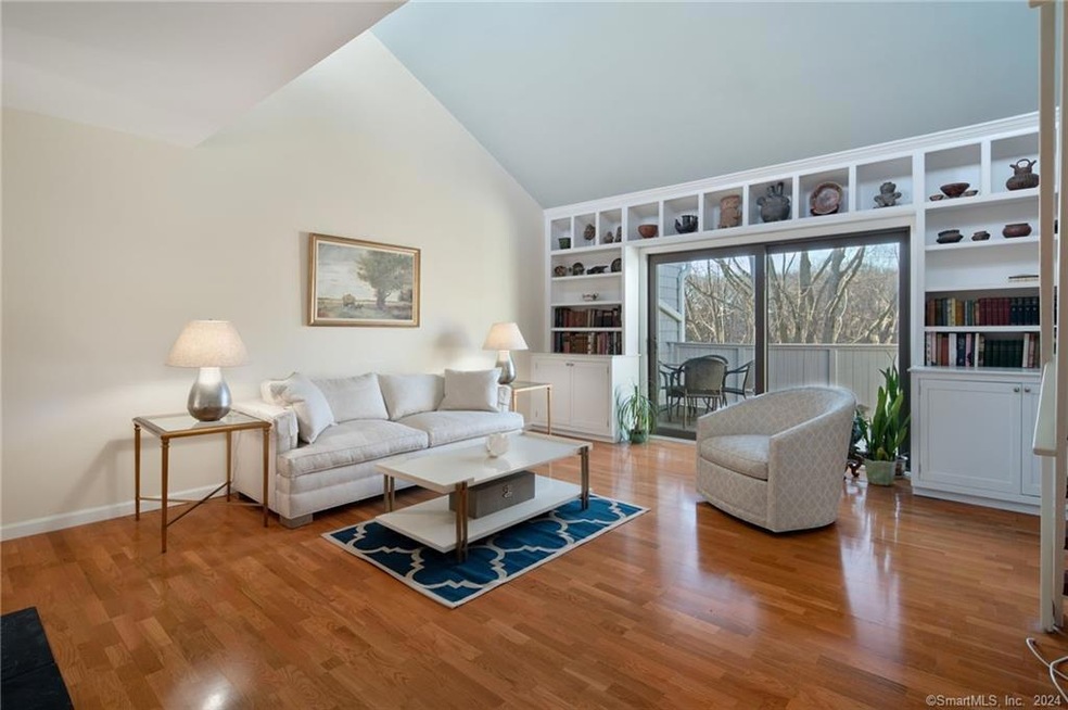 118 Rowayton Woods Dr unit 118, Norwalk, CT 06854 - photo 1