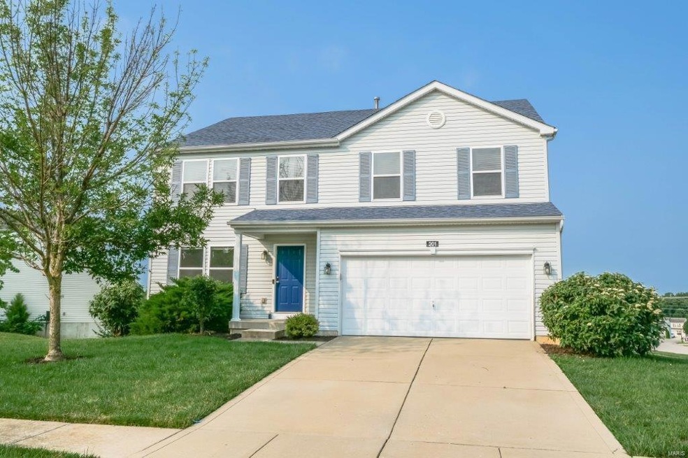 WELCOME HOME to 201 Preserve Park Place in desirab