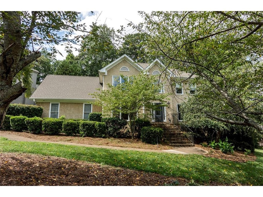 Beautiful 5BR home on full basement on quiet stree