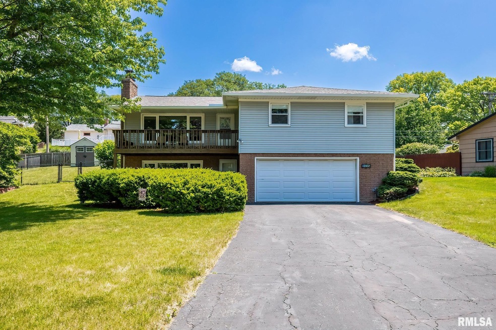 2325 Olympia Dr, Bettendorf, IA 52722 - photo 1