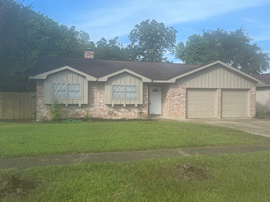 11902 Kirkway Dr, Houston, TX 77089 - photo 1