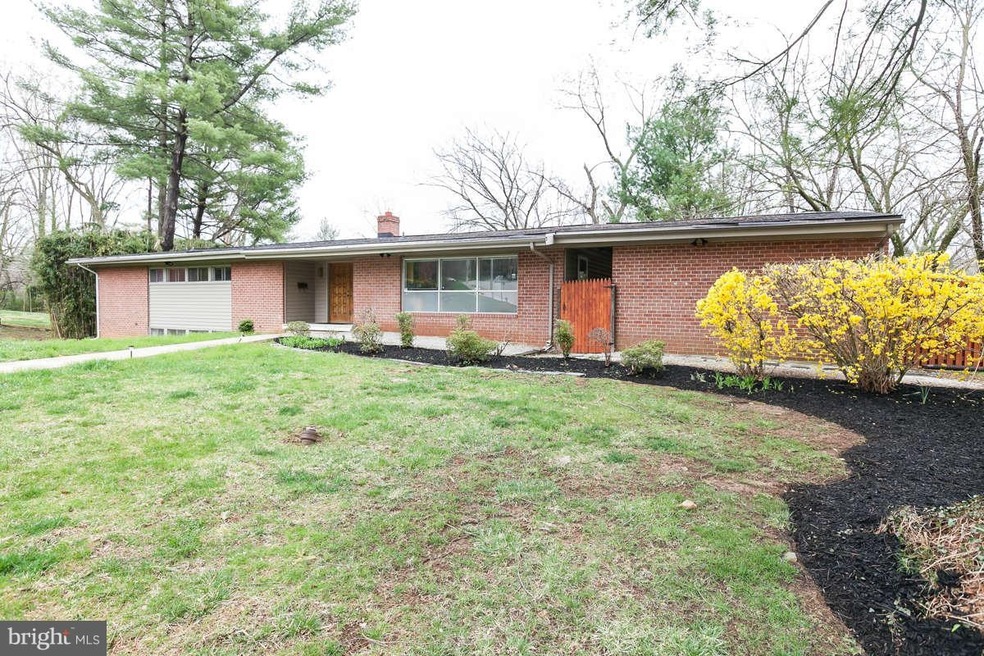 6105 Ivymount Rd, Baltimore, MD 21209 - photo 1