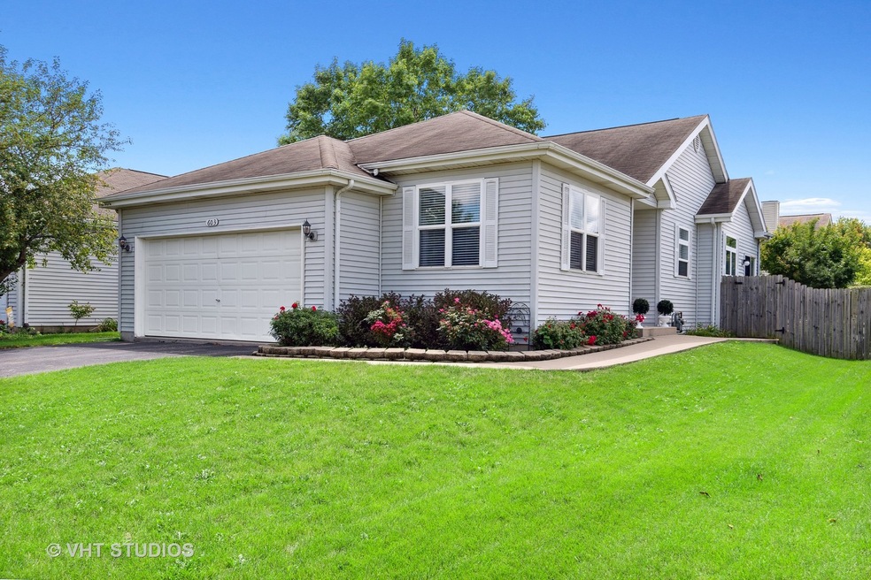 603 Chestnut Dr, Oswego, IL 60543 - photo 1