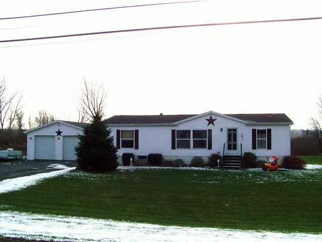 14792 Lakeshore Rd, Kent, NY 14477 - photo 1