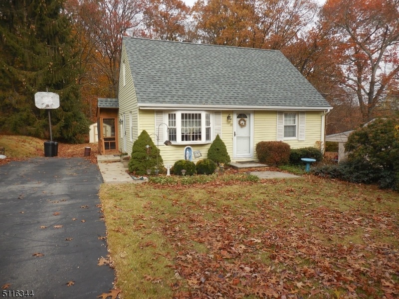 20 Cedar St, Bloomingdale, NJ 07403 - photo 1