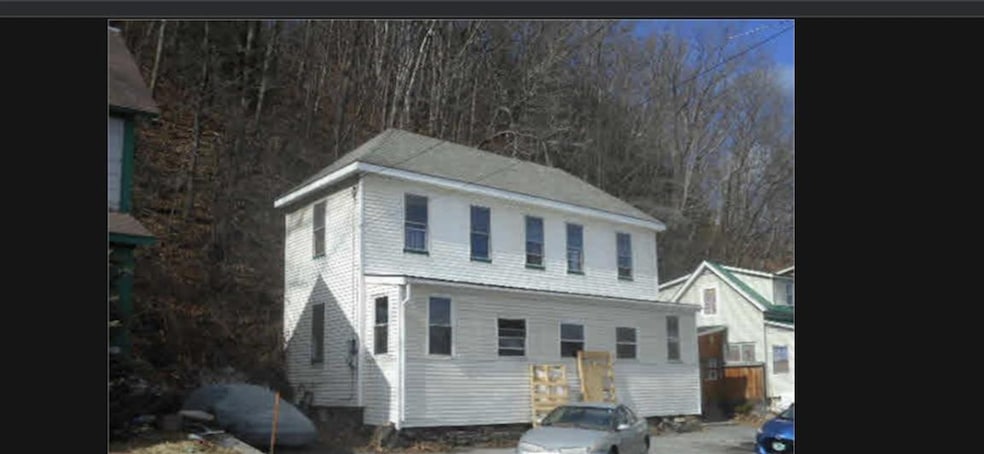 261 S Main St, White River Junction, VT 05001 - photo 1