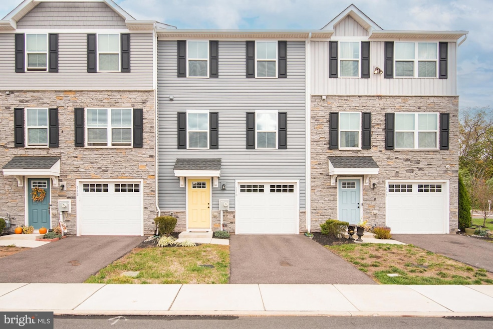 110 Nelson Ln, Sanatoga, PA 19464 - photo 1