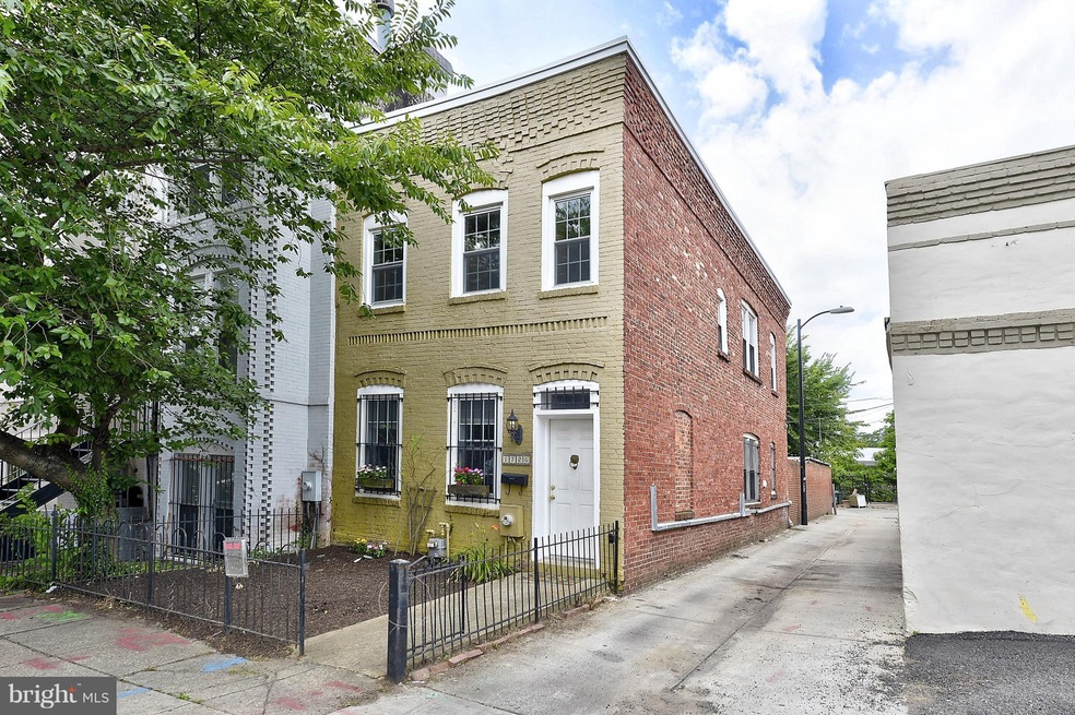 1726 4th St NW, Washington, DC 20001 - photo 1