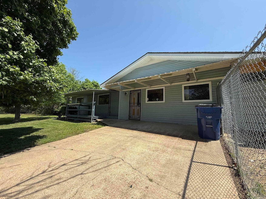 708 Cooper Estates Dr, Mountain Home, AR 72653 - photo 1