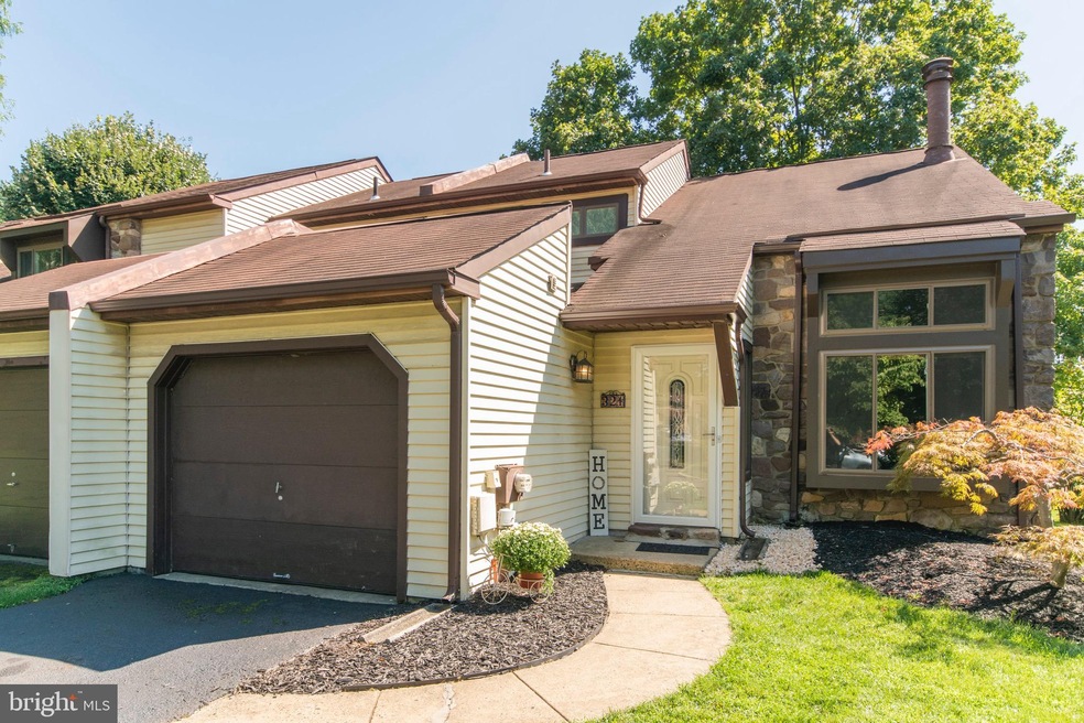 321 Milford Ct, Newtown, PA 18940 - photo 1