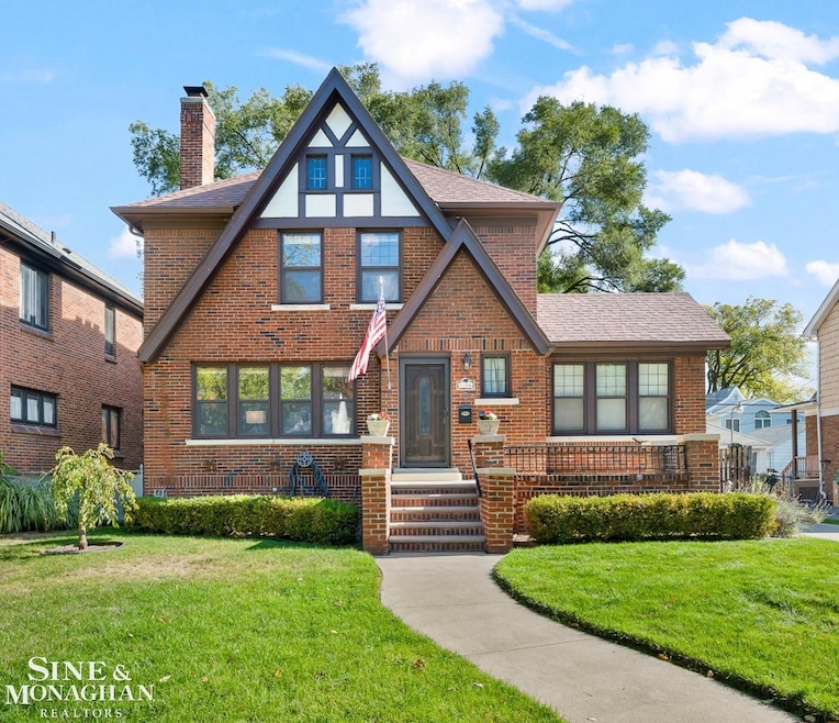 1386 Grayton St, Grosse Pointe Park, MI 48230 - photo 1