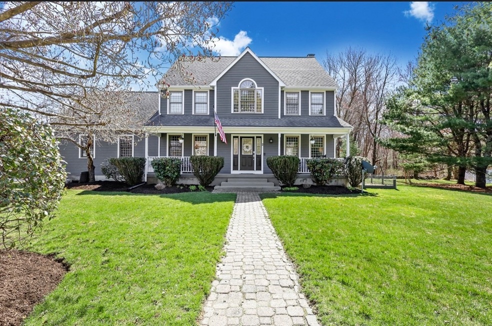 2 Steeplechase Ln, Franklin, MA 02038 - photo 1