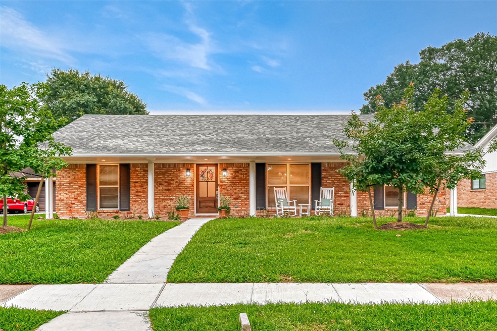 6427 Kury Ln, Houston, TX 77008 - photo 1