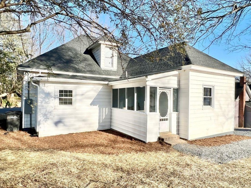 330 S Mulberry St, Statesville, NC 28677 - photo 1