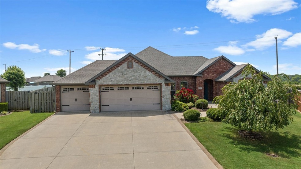 502 SW Countrywood Rd, Bentonville, AR 72712 - photo 1