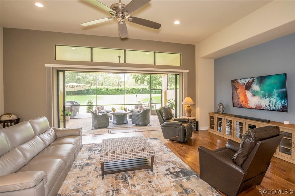 Beautiful Great Room to a huge furnished lanai