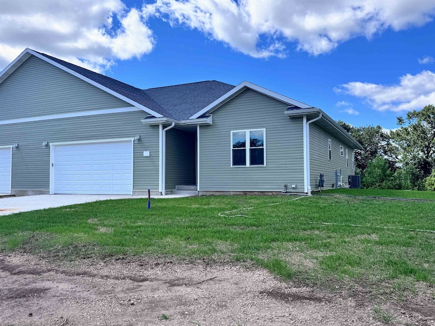 692 N Main St, Fall River, WI 53932 - photo 1