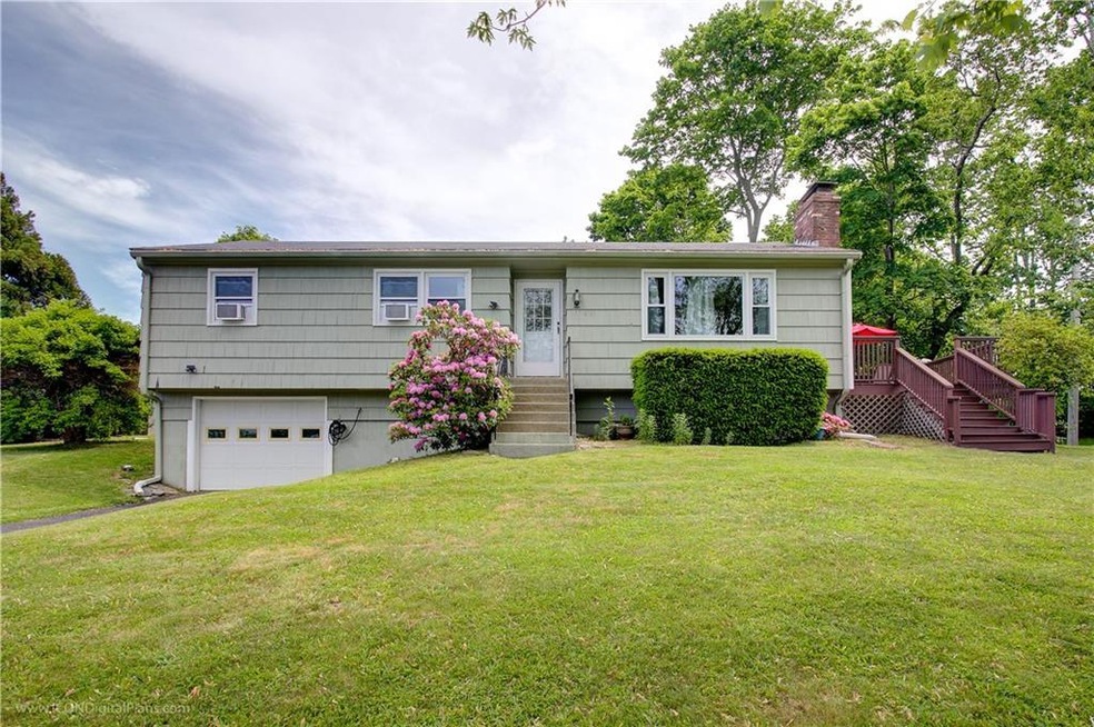 17 Concord Drive Middletown,RI 02842