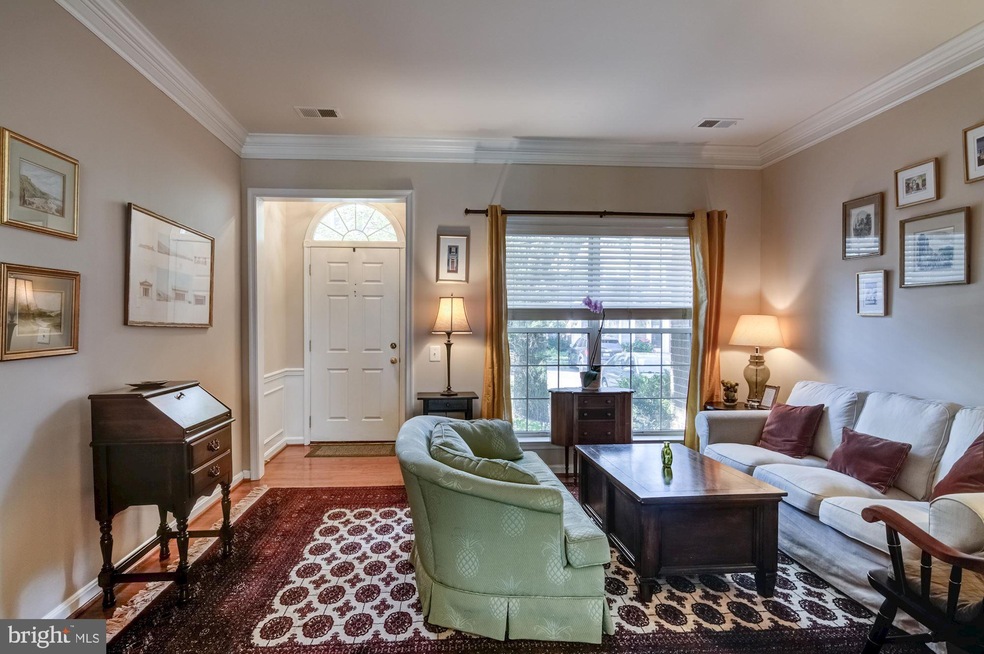 1723 Kingsgate Ct, Alexandria, VA 22302 - photo 1