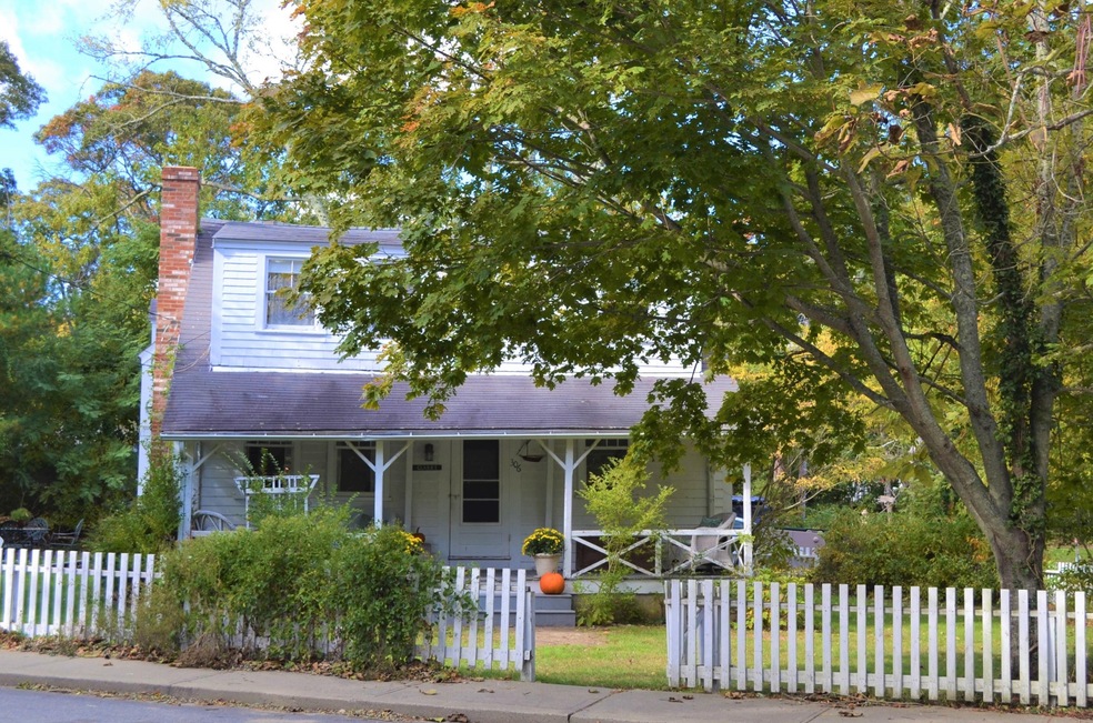 306 Main St, Vineyard Haven, MA 02568 - photo 1