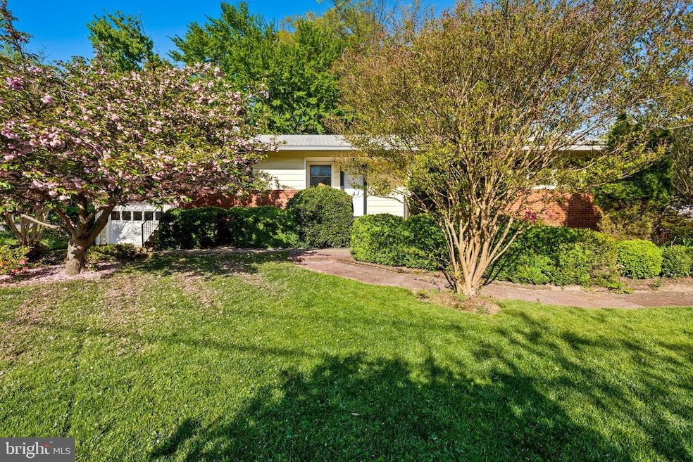 501 Orrin St SE, Vienna, VA 22180 - photo 1