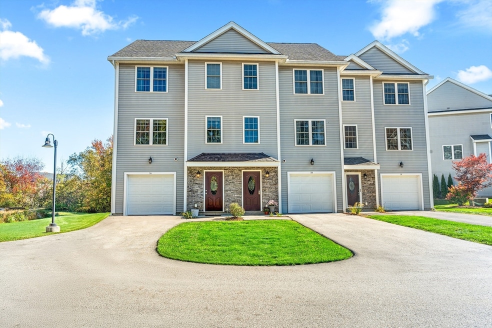 For Sale $549,900 • Co-Listing Agent