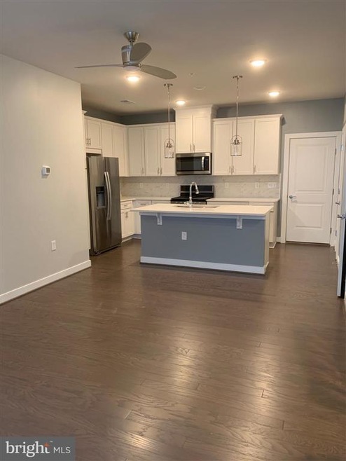 13333 Launders St, Herndon, VA 20171 - photo 1