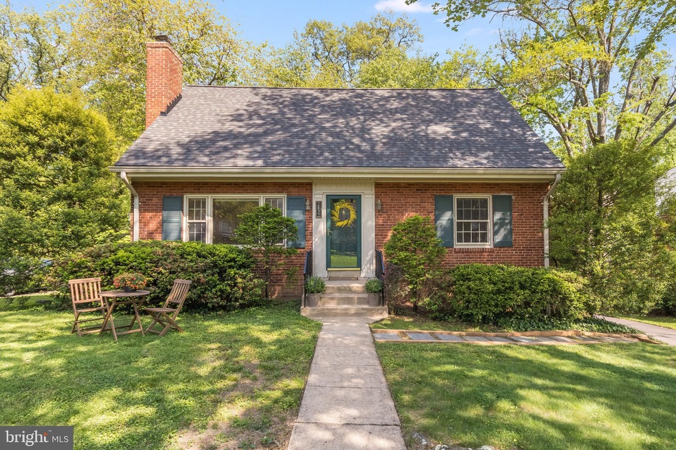 2837 Cleave Dr, Falls Church, VA 22042 - photo 1