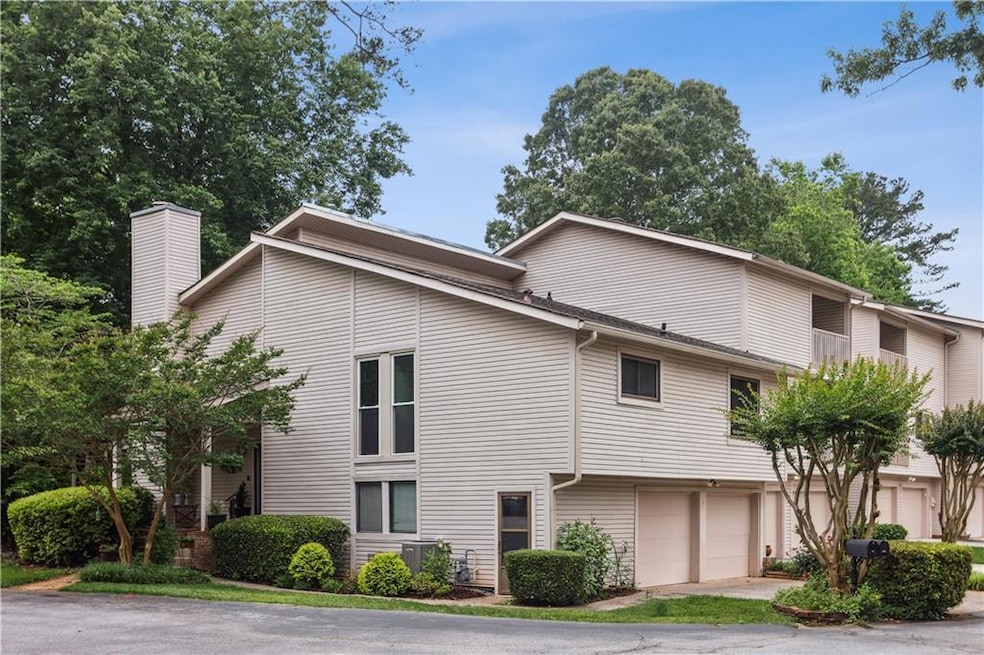 End unit with private front entry
