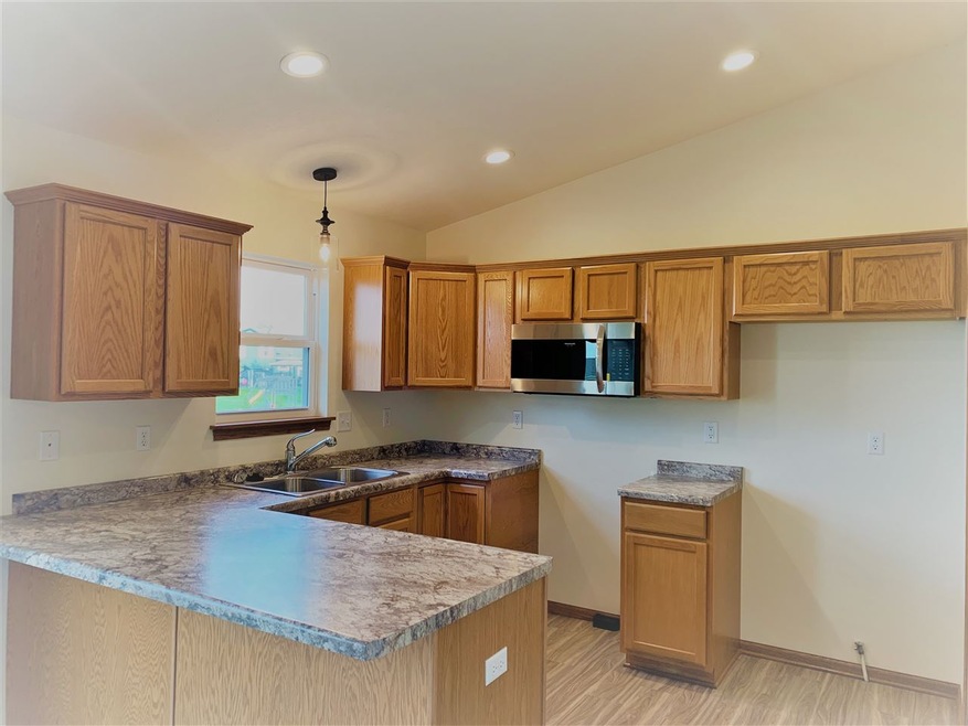 2524 Aspen St, Janesville, WI 53546 - photo 1