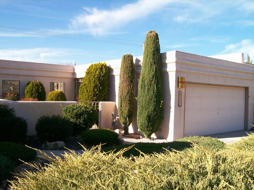 5921 Elmwood Dr NE, Albuquerque, NM 87109 - photo 1