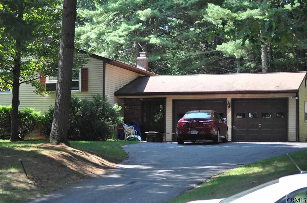 9 Rip van Ln, Saratoga Springs, NY 12866 - photo 1