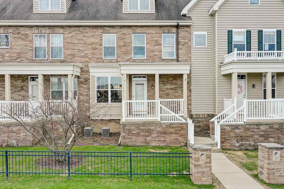 25 S Gardens Way, Fitchburg, WI 53711 - photo 1