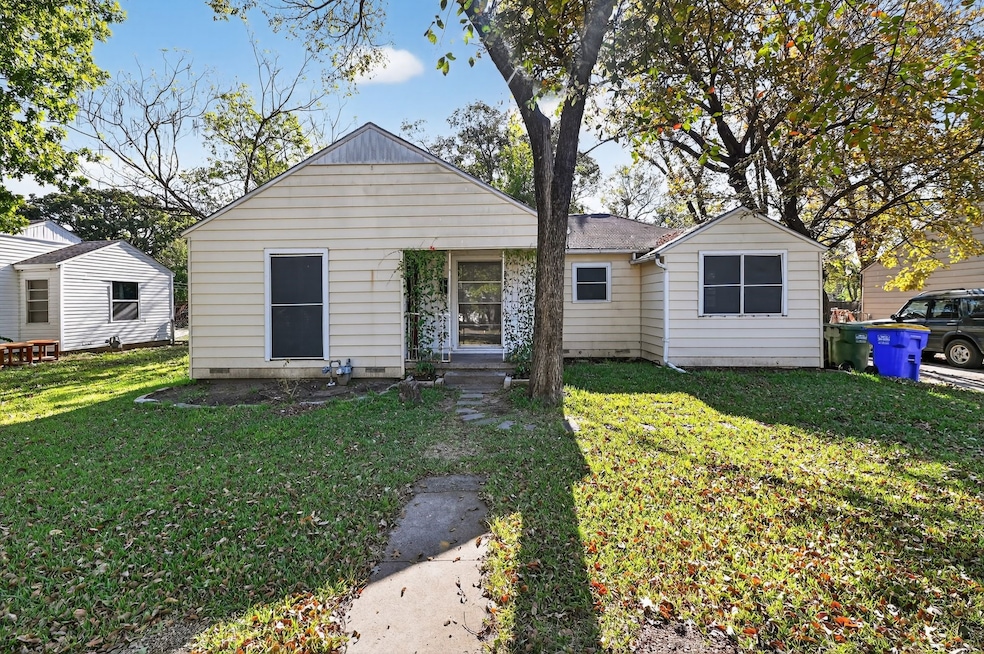 206 Avenue C, Seagoville, TX 75159 - photo 1