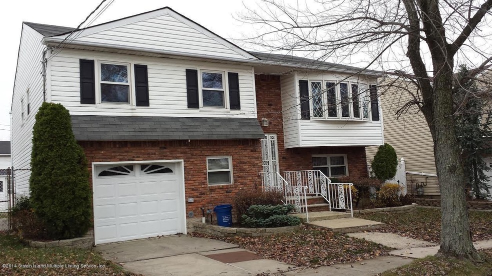 Welcome to 374 Darlington Avenue