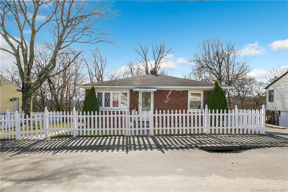 39 N Beacon St, Waterbury, CT 06704 - photo 1