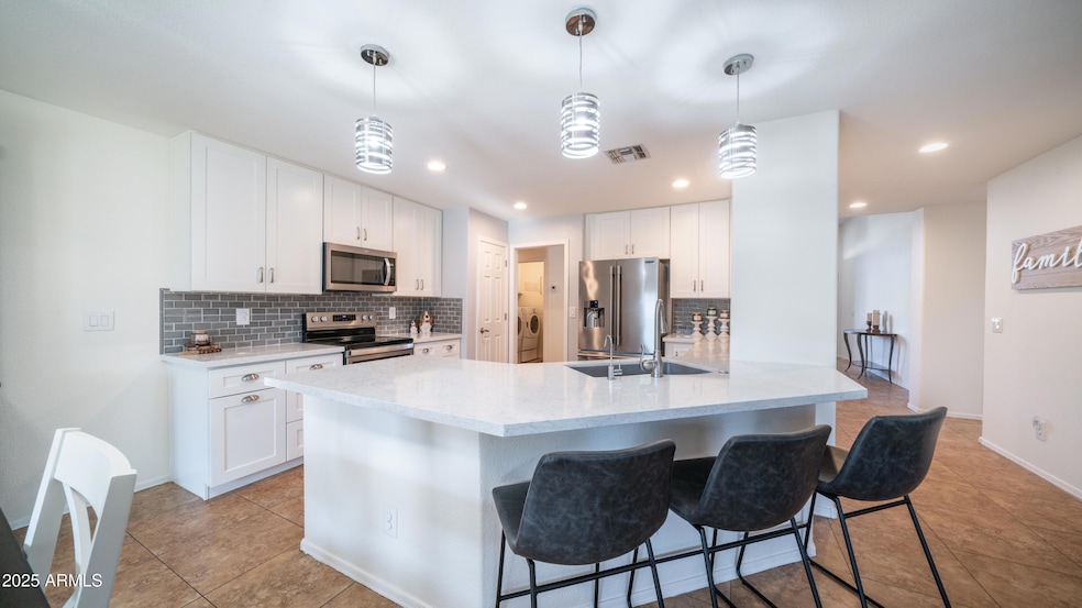 1077 E Loma Vista St, Gilbert, AZ 85295 - photo 1