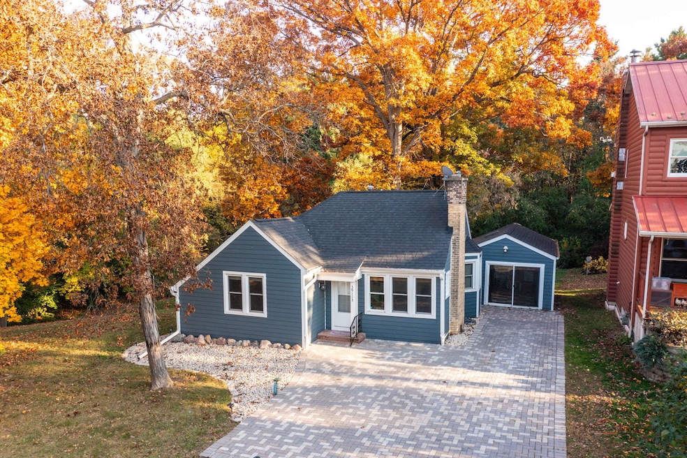 39113 N Cedar Crest Dr, Lake Villa, IL 60046 - photo 1