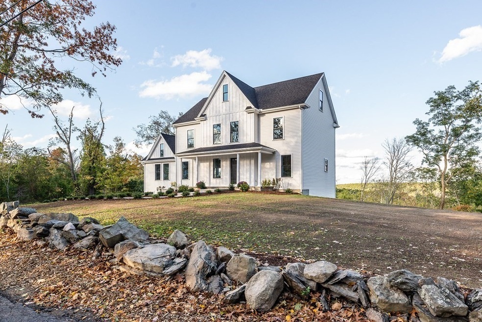 81 Walnut St, Plainville, MA 02762 - photo 1