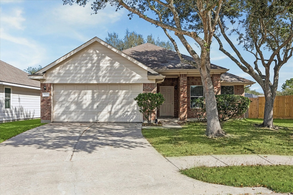 448 Sandstone Creek Ln, Dickinson, TX 77539 - photo 1